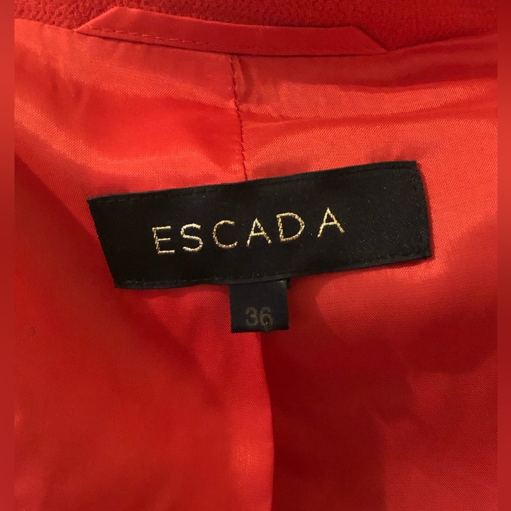 VTG Escada Red Ruffle Blazer, size 36 - Picture 5 of 6